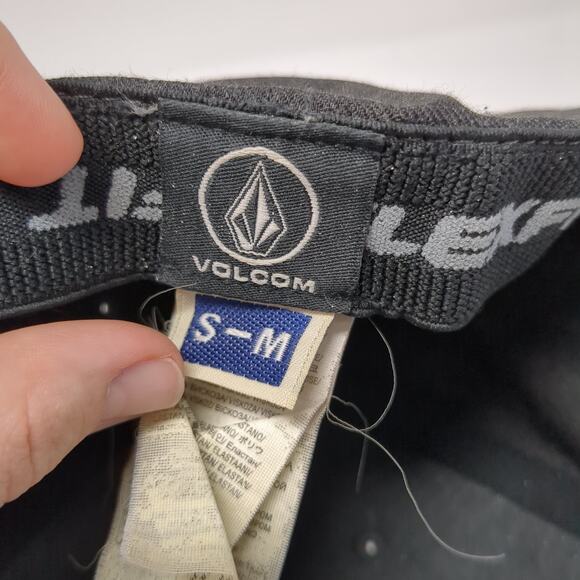 Volcom Stone Logo Fitted Hat Black Medium Embroidered Flexfit Outdoor - Picture 9 of 10